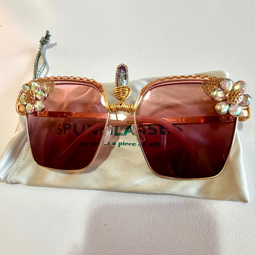 Spunglasses–Artisan Wire-Wrapped Crystal Flower Sunglasses (One of a Kind)
